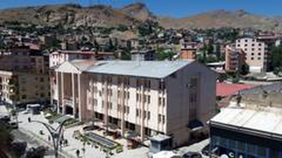 Hakkari\'de kiralar cep yakıyor