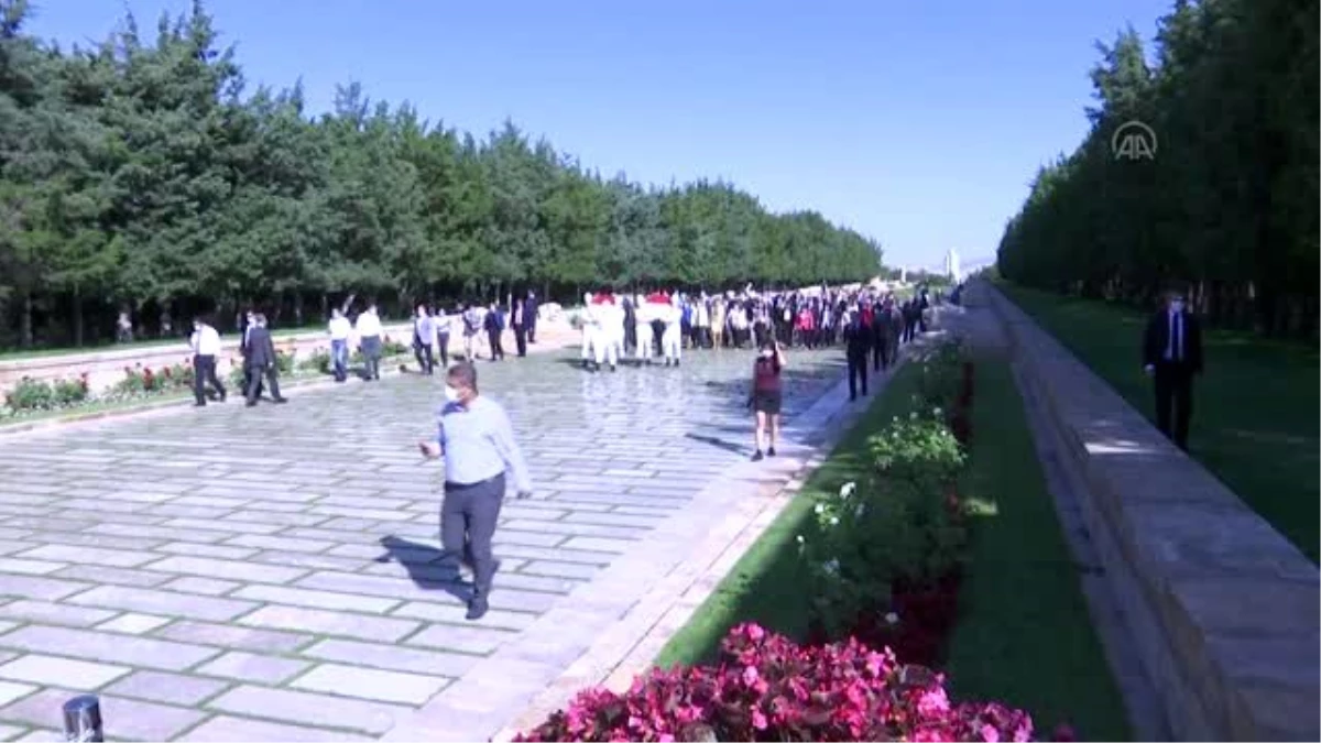 Kılıçdaroğlu ve CHP PM üyeleri Anıtkabir\'i ziyaret etti