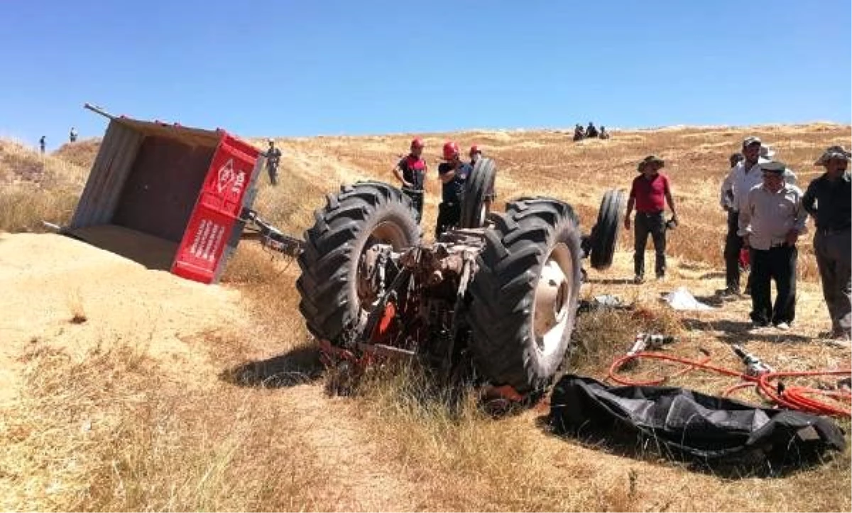 Sivas\'ta traktör devrildi: 1 ölü 1 yaralı
