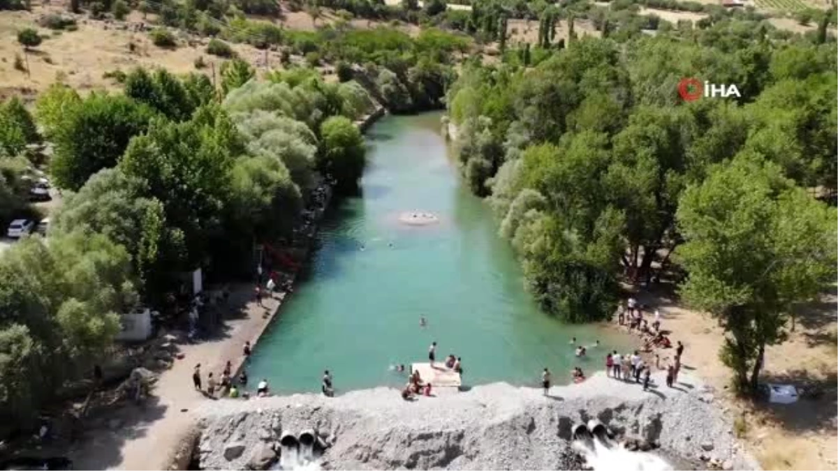 Tağar çayı ünlü plajları aratmıyor