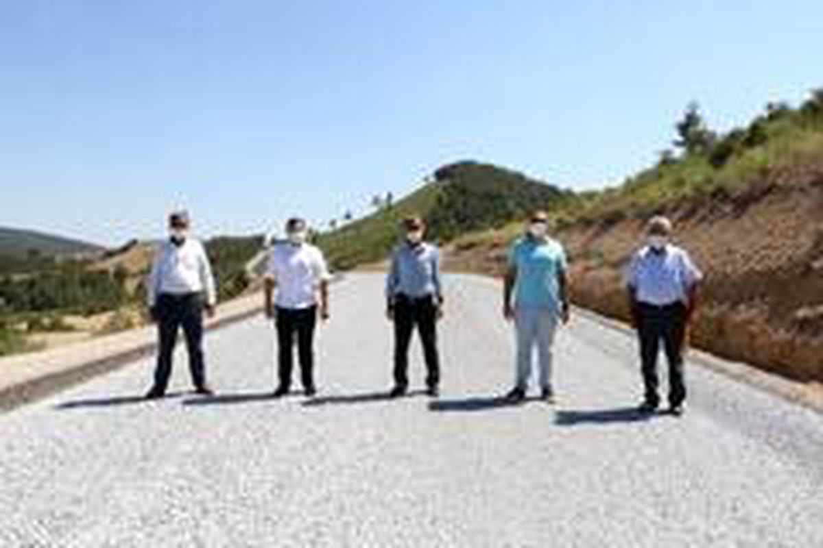 Muhtarlar yol çalışmasından memnun