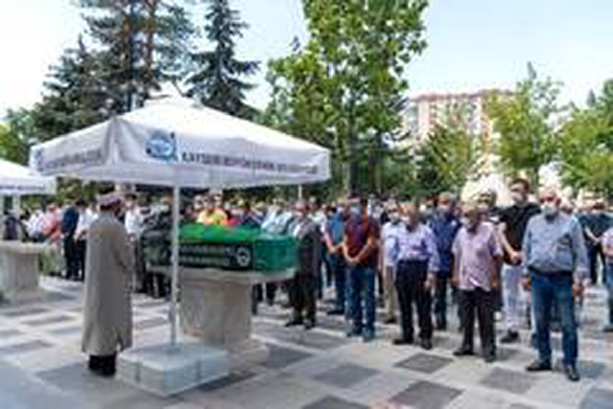 Ünlü turizmci Eğlencelioğlu son yolculuğuna uğurlandı