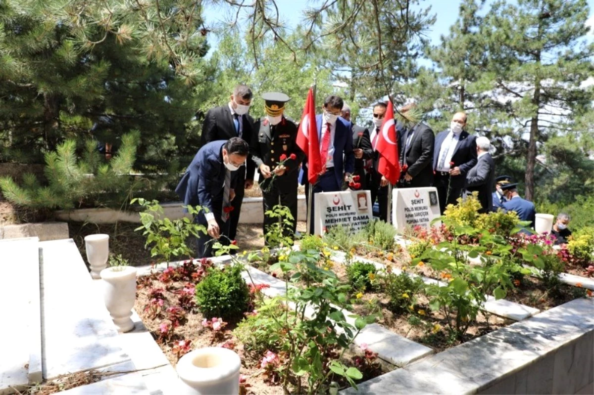 Afyonkarahisar\'da 100 şehit mezarı 60 günde yenilenecek