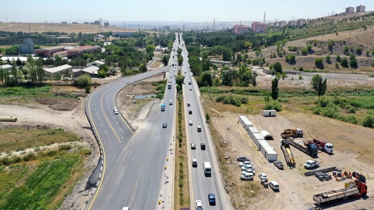 Başkent\'te trafik yoğunluğunu azaltacak projeler hızla ilerliyor
