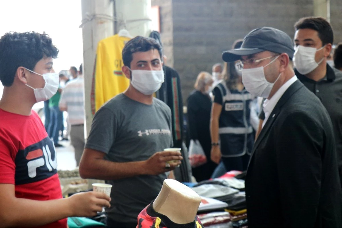 CHP, sıcakların bunalttığı Kırşehir\'de, Pazar esnafına limonata dağıttı