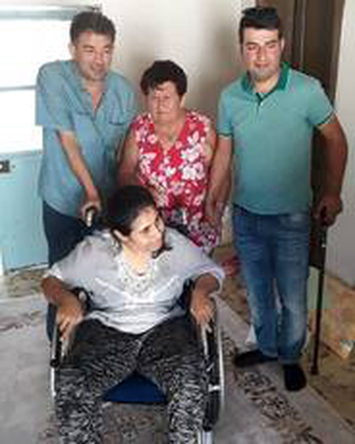 Doğuştan engelli Melike tekerlekli sandalyesine kavuştu