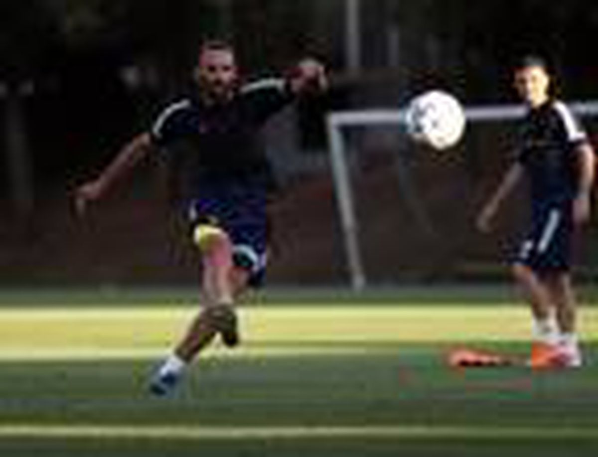 Fenerbahçe\'de hazırlıklar devam ediyor