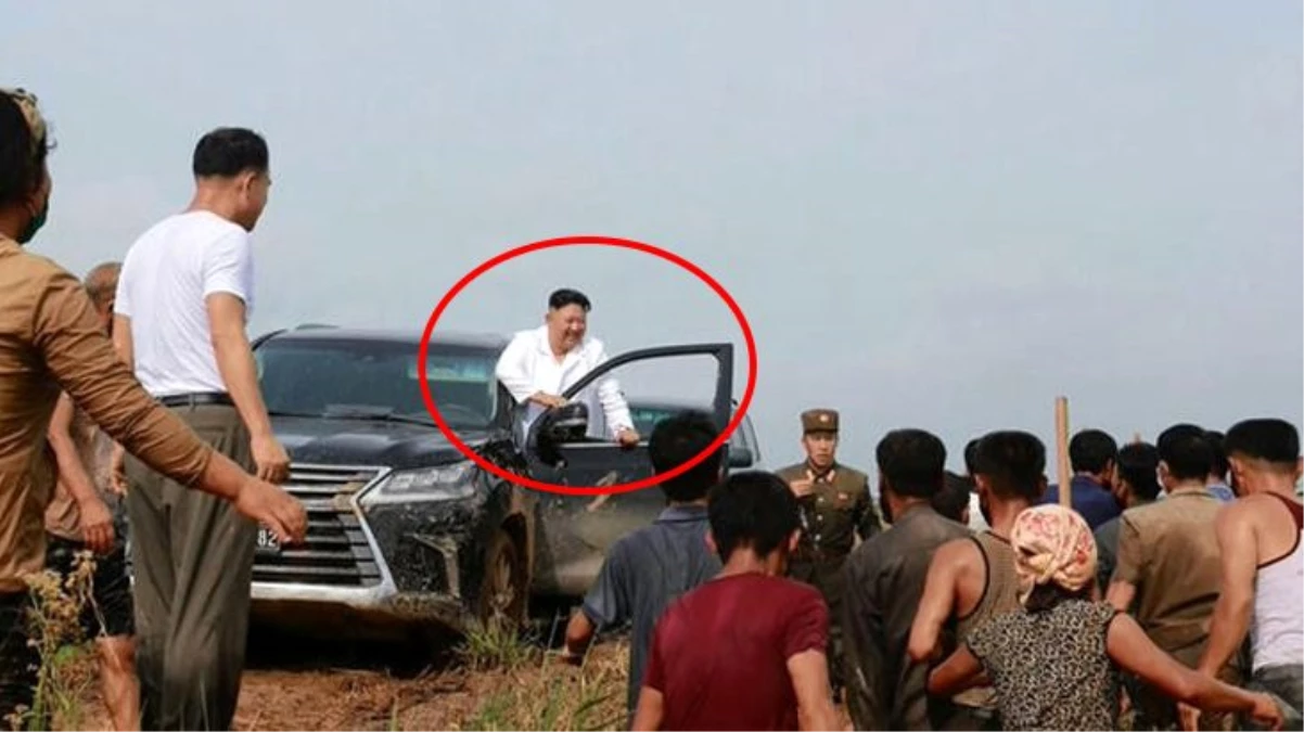 Kuzey Kore Lideri Kim\'i çamurlu arazi aracıyla karşılarında gören köylüler ne yapacaklarını bilemedi