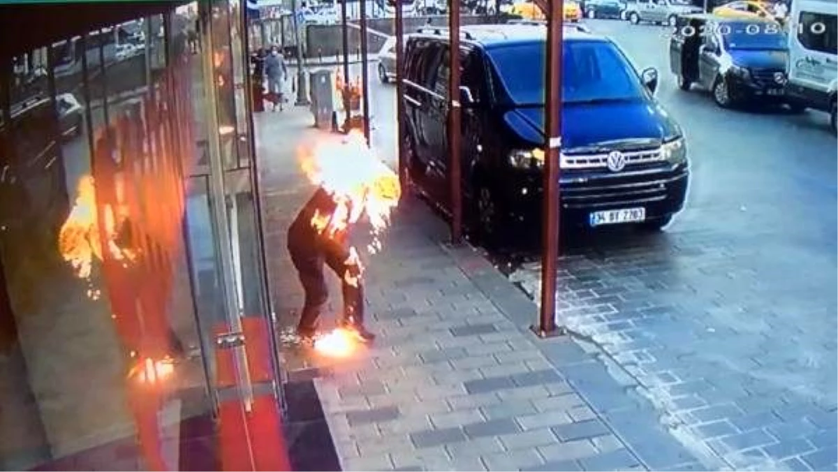 İstanbul\'un göbeğinde kan donduran olay! Kavga ettiği kardeşini yaktı