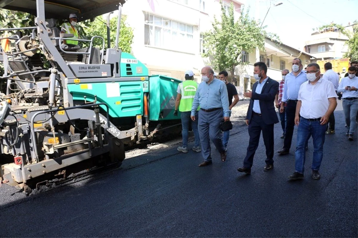 Çorlu Belediyesi asfalt çalışmalarını bir günde tamamladı