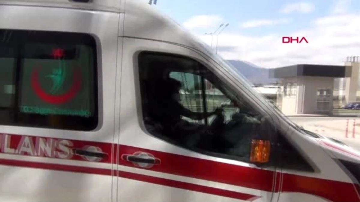 Son dakika! Erzincan\'da yük treni, otomobile çarptı: 2 ölü