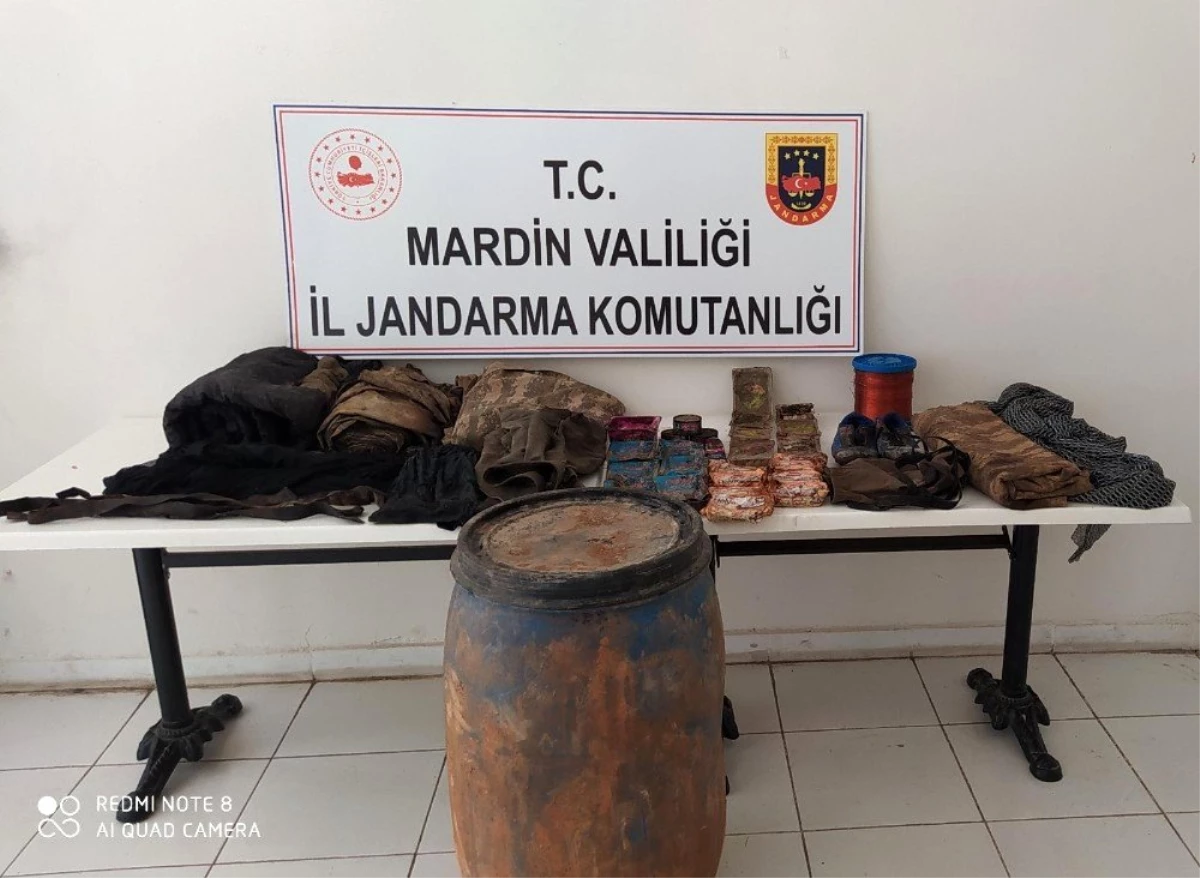 Son dakika haberi | Mardin\'de terör örgütüne ait iki farklı noktada el bombası ile yaşam malzemesi ele geçirildi