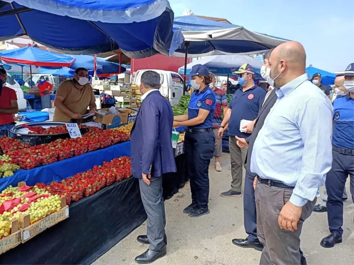 Salı pazarında korona virüs denetimi yapıldı