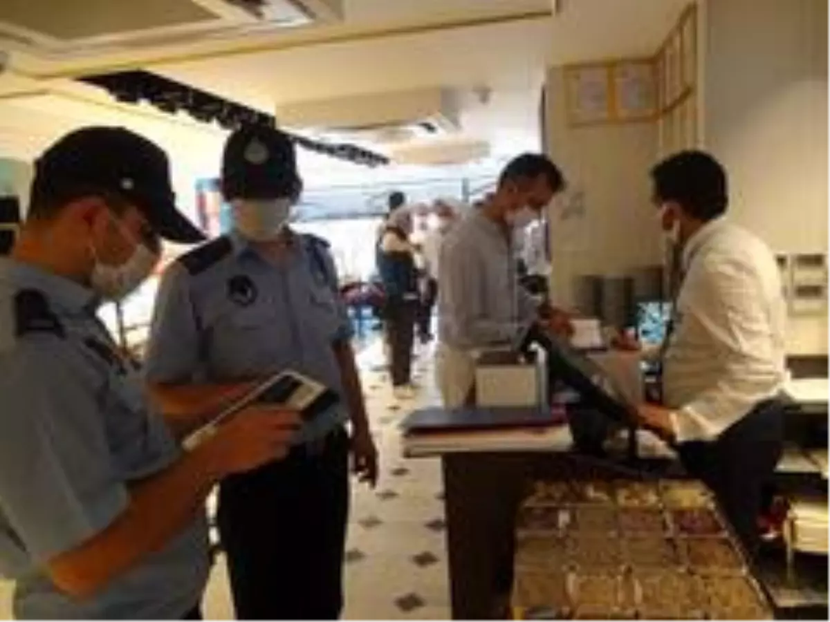 Taksim\'de iş yerleri denetlendi