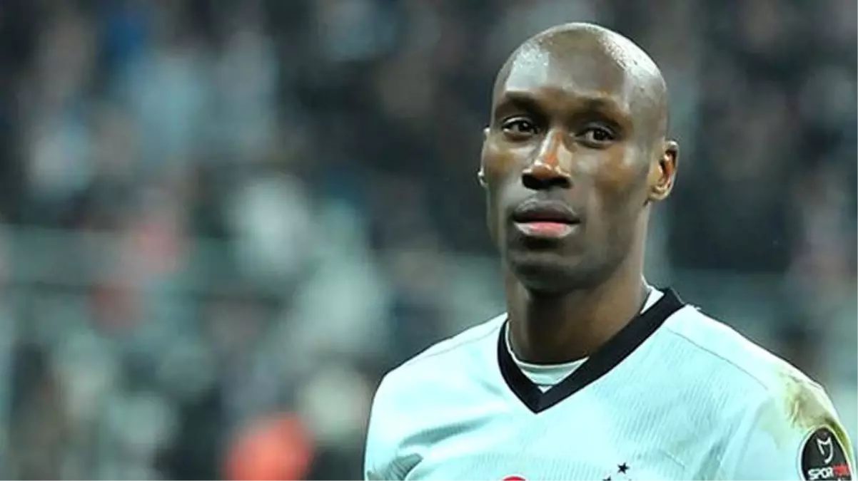 Beşiktaş, Atiba Hutchinson ile 1 yıllık sözleşme yeniledi