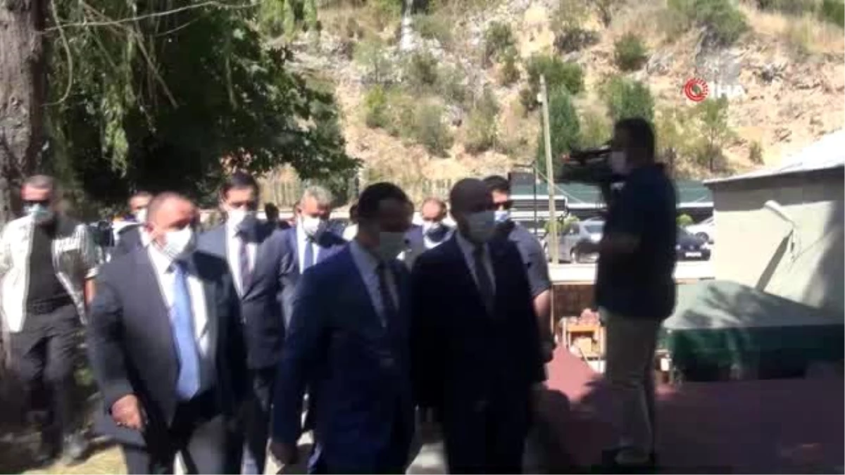Bilal Erdoğan, Şeyh Edebali Türbesini ziyaret etti, tarihi camide namaz kıldı