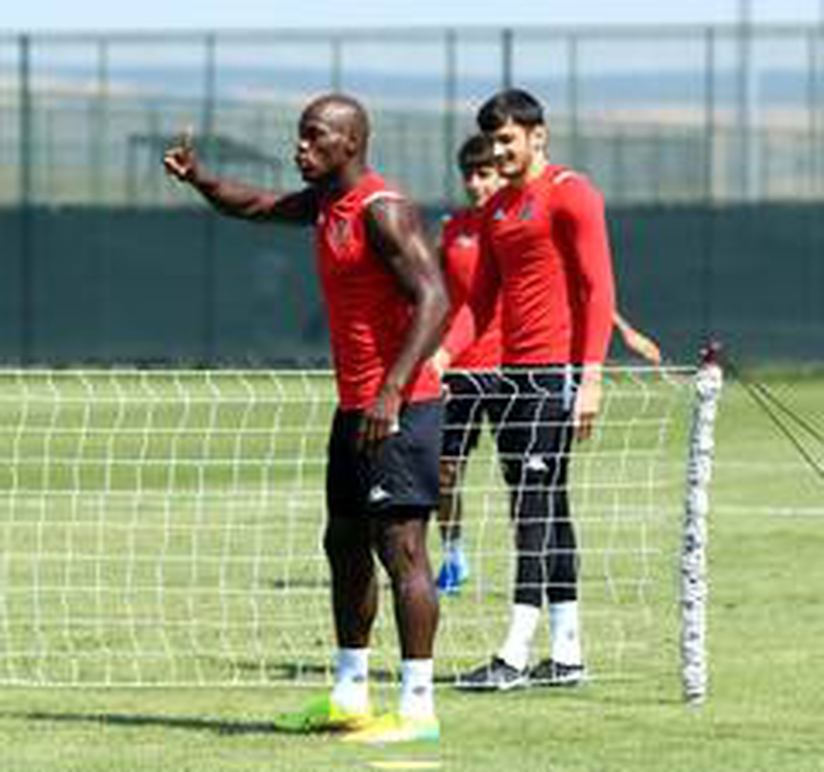Dever Orgill Antalyaspor ile ilk antrenmanına çıktı