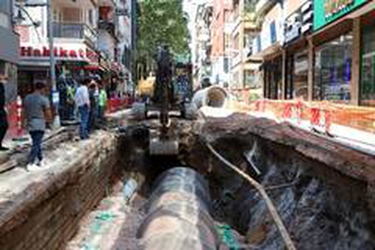 İzmit Alemdar Caddesi\'nde iki vardiya çalışma yapılıyor