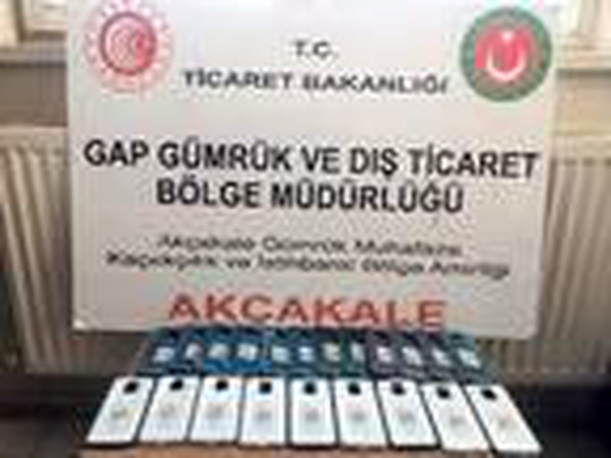 Akçakale\'de gümrükte 21 kaçak cep telefonu ele geçirildi