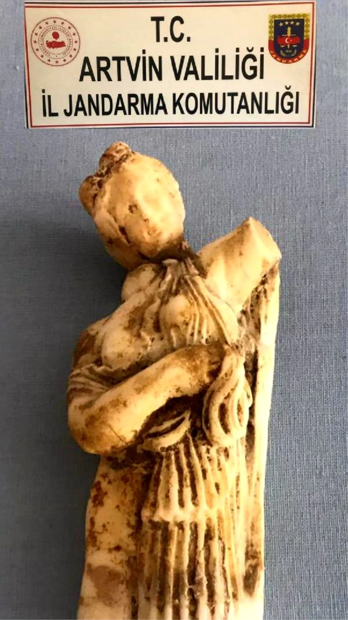 Son dakika haberleri! Artvin\'de Roma dönemine ait kadın heykeli ele geçirildi