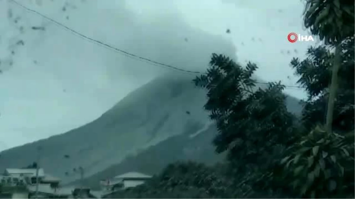 Endonezya\'da Sinabung Yanardağı\'ndaki hareketliliğin ardından uçuş uyarısı