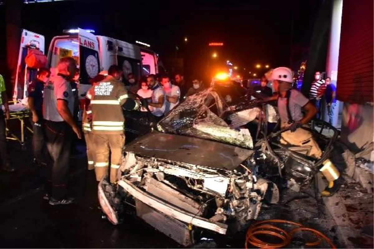 Son dakika haberleri... İzmir\'de kaza: 1\'i ağır, 3 yaralı