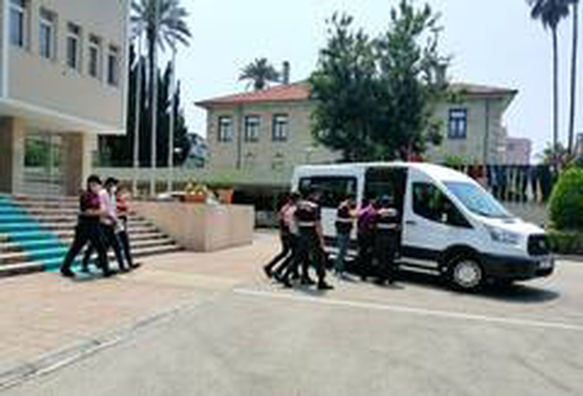 Son dakika 3. sayfa: Mersin\'de terör örgütünün propagandasını yapan 4 kişi yakalandı