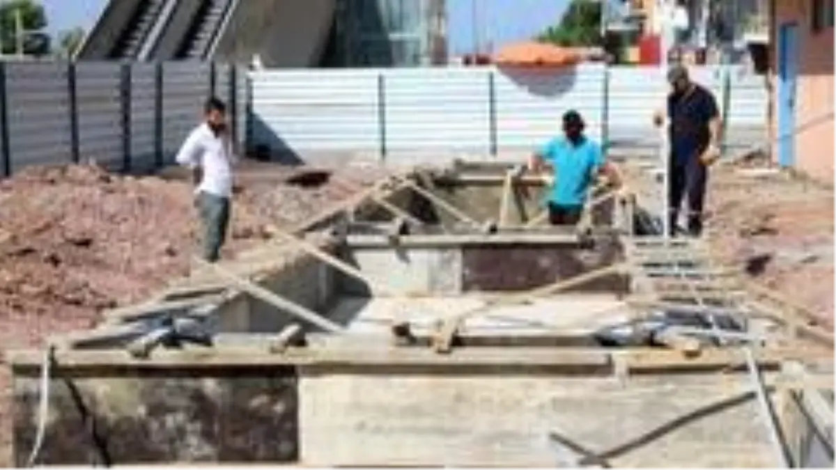 Pişmaniyeciler meydanı yapım çalışmaları devam ediyor