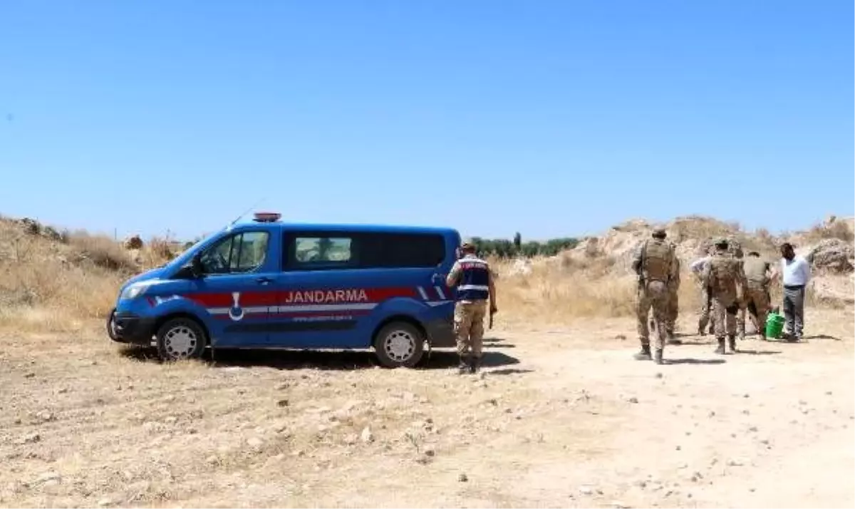 Şanlıurfa\'da otomobil sulama kanalına devrildi: 3 kardeş boğuldu/ Yeniden