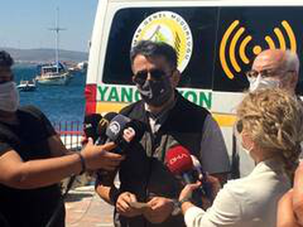 Son Dakika | Bakan Pakdemirli açıkladı: Çeşme\'deki yangın tamamen kontrol altında