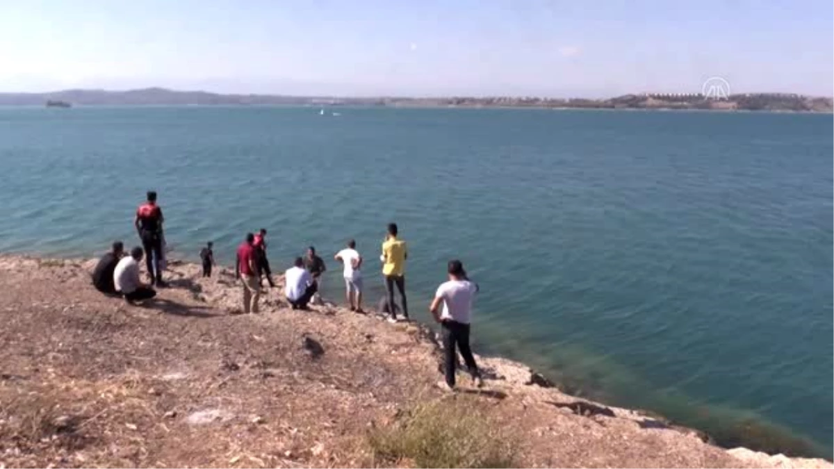 Son dakika haberleri! Baraj gölüne düşenleri kurtarmak isteyen genç boğulma tehlikesi geçirdi