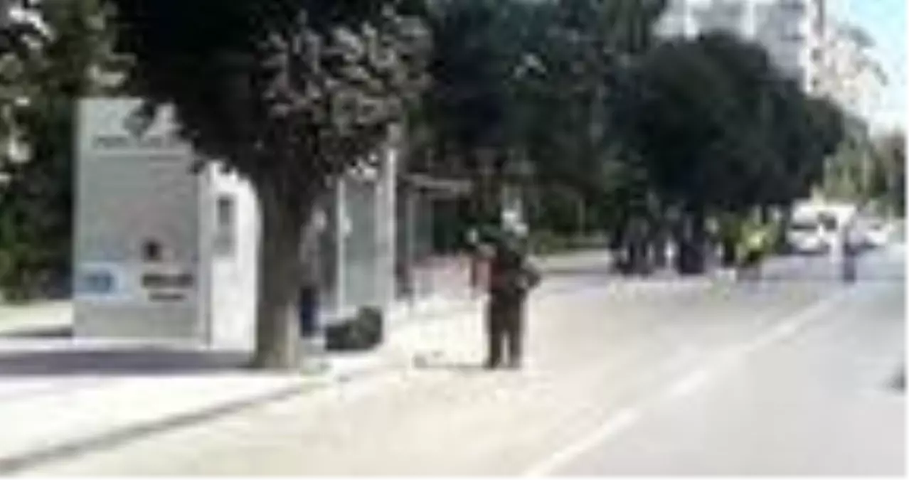 Çorum\'da şüpheli valizden kıyafet çıktı