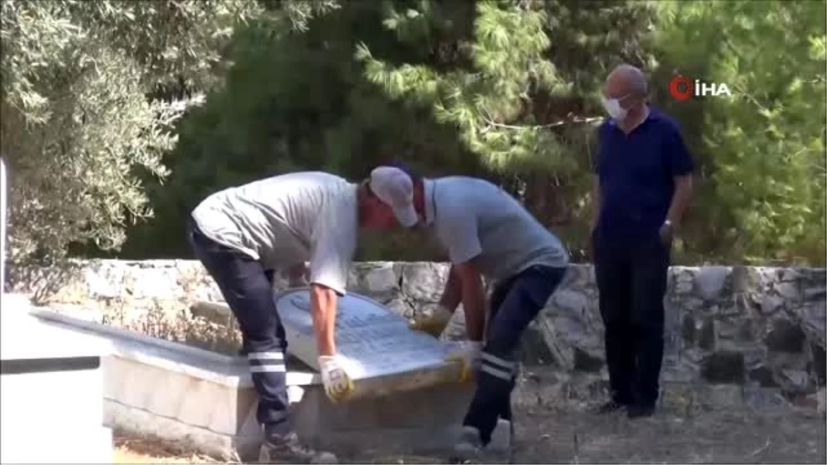 Son dakika haberleri: Eski Milletvekilinin Rifat Adnan Akarca\'nın mezarı babalık davası için açıldı