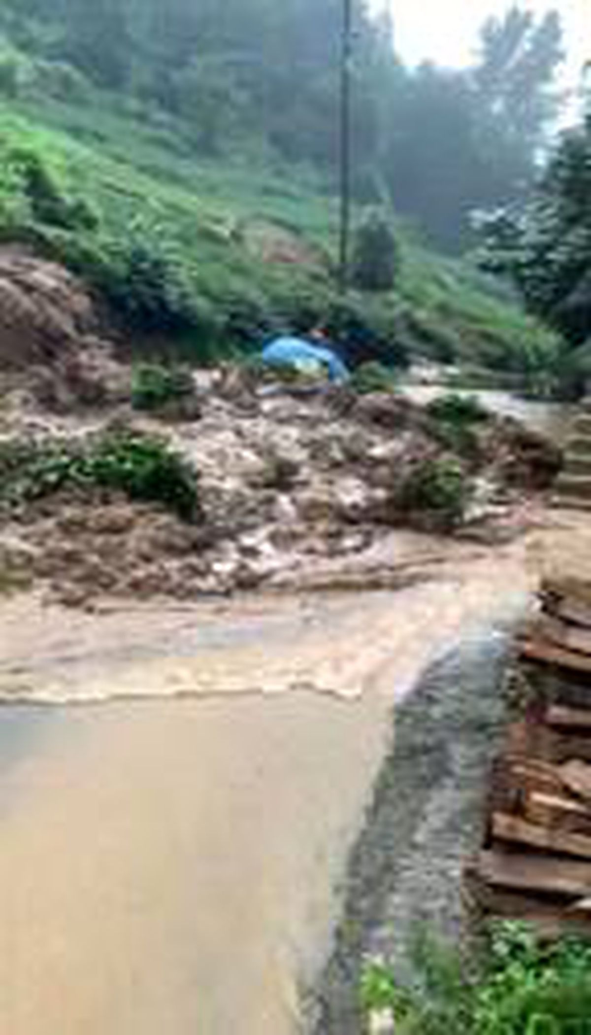 Son dakika! Of\'ta sel ve heyelan