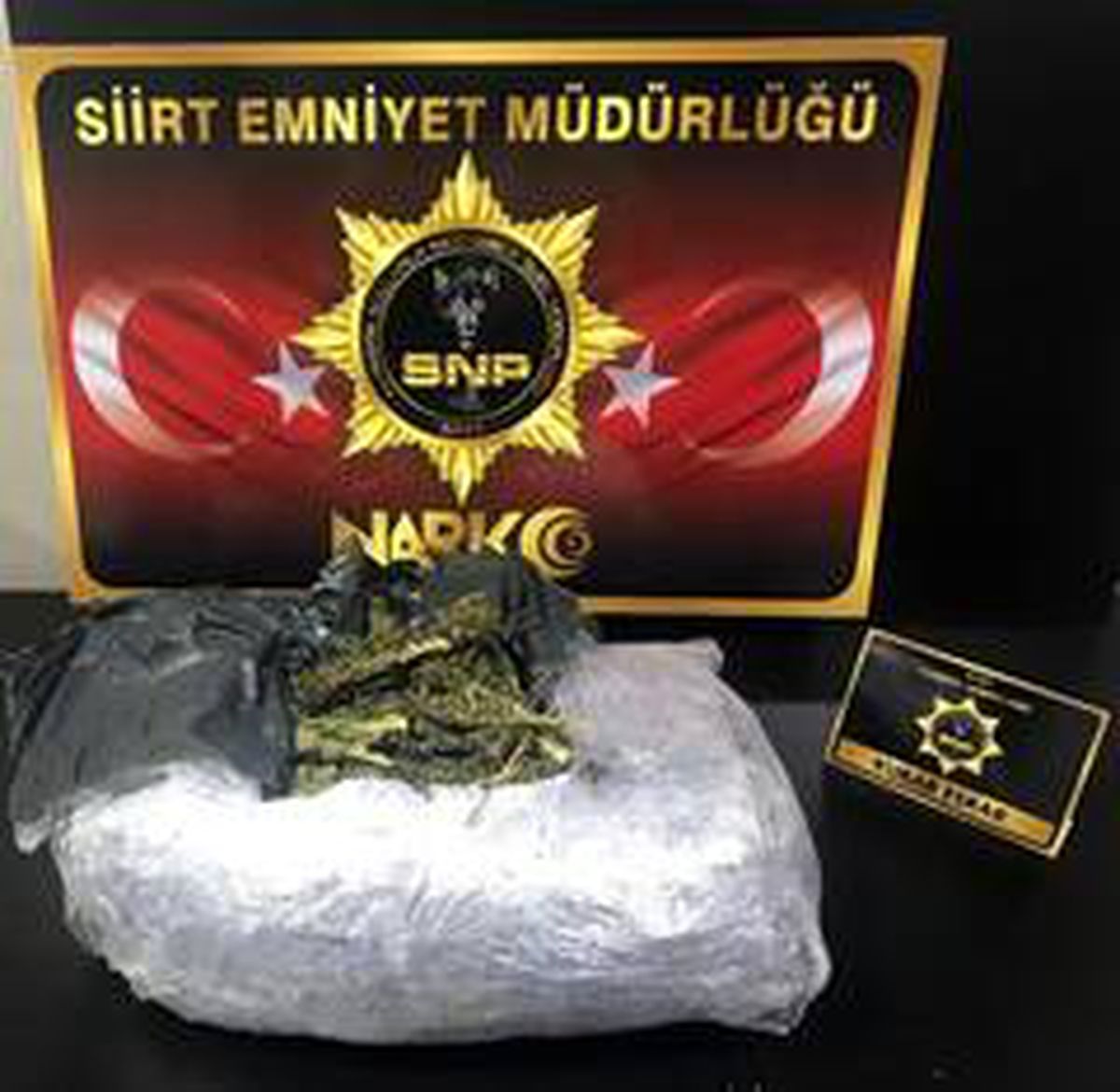 Son dakika haberleri... Siirt\'te 4 kilo 400 gram esrar ele geçirildi