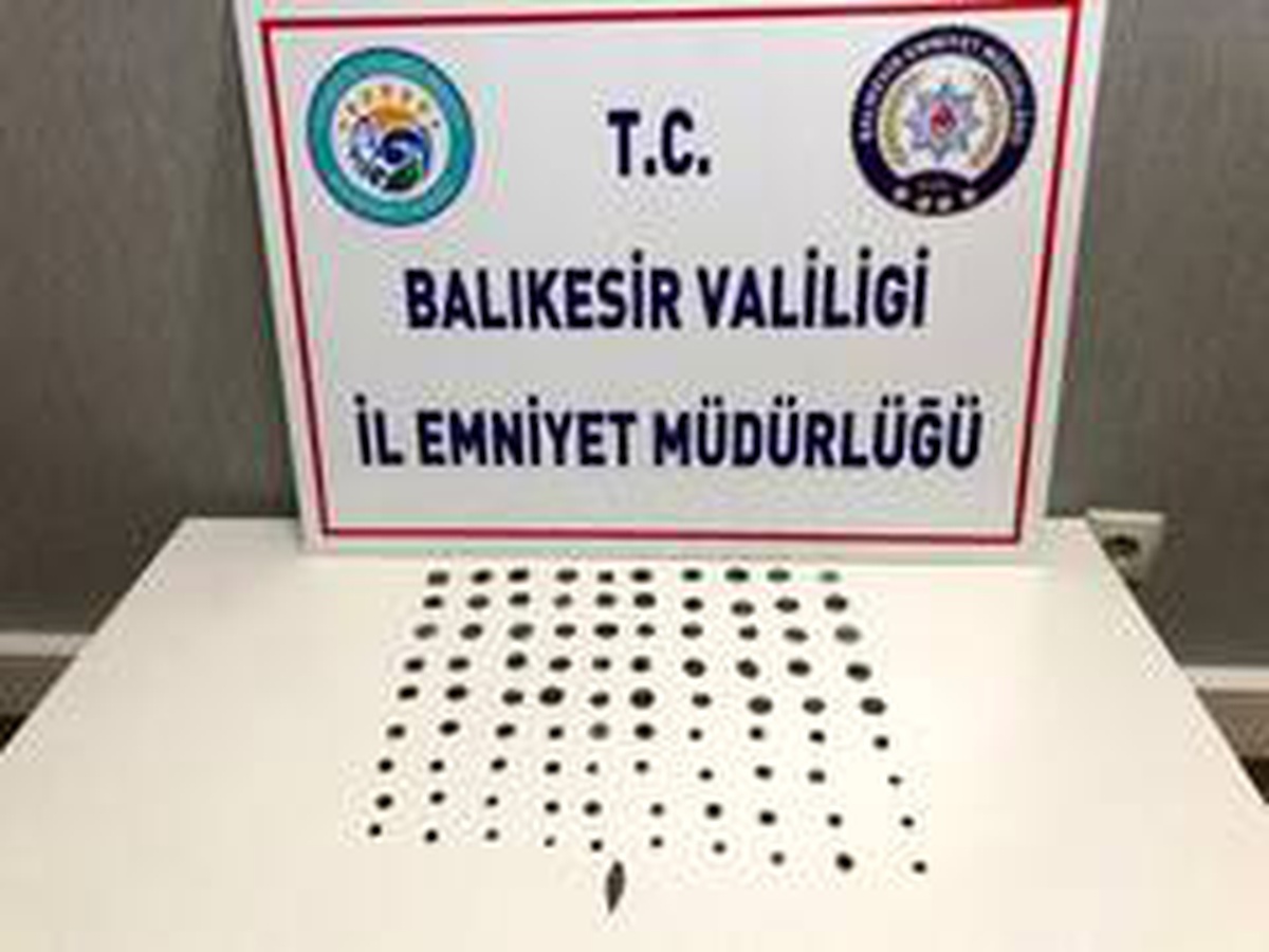 Tarihi eserler ile yakalandı