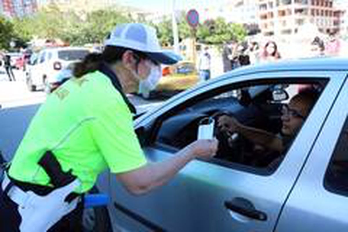 Son dakika haber... Yozgat\'ta bayan trafik polisleri korona virüs denetimi yaptı