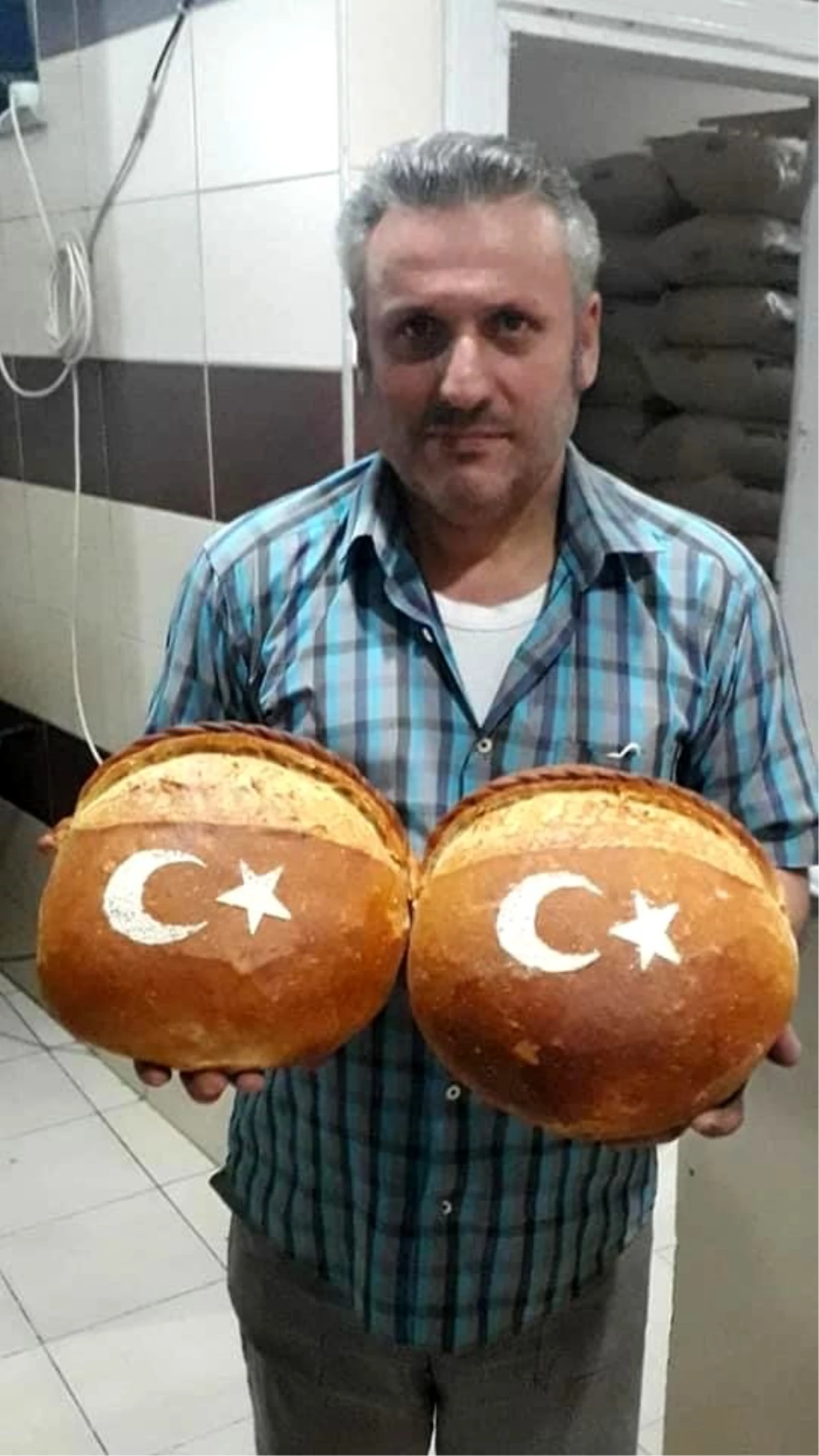 Ay-yıldızlı ekmek