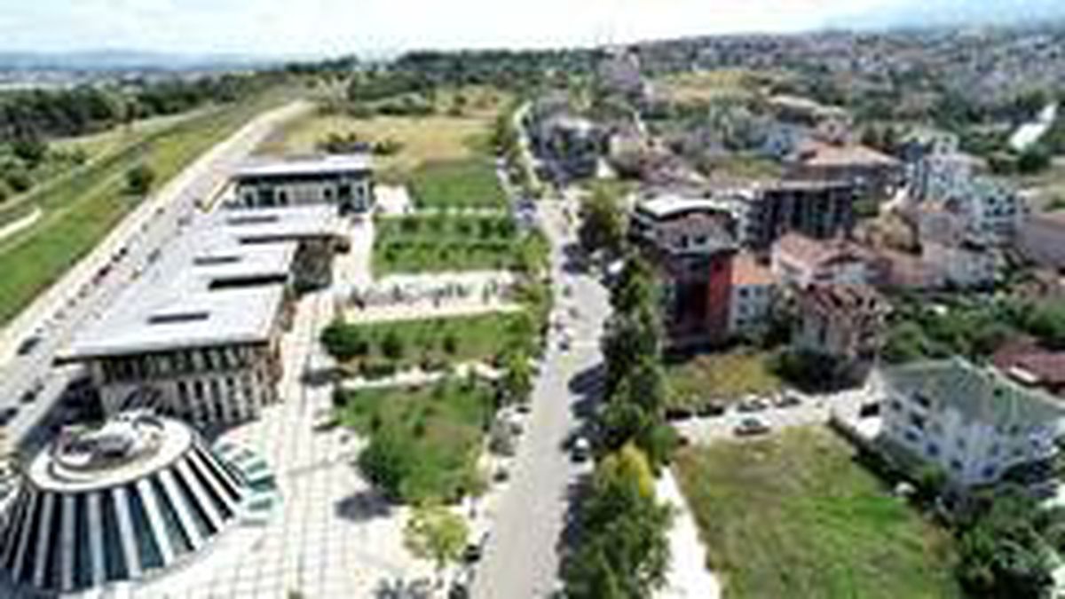 Başiskele\'nin önemli caddesi yenileniyor