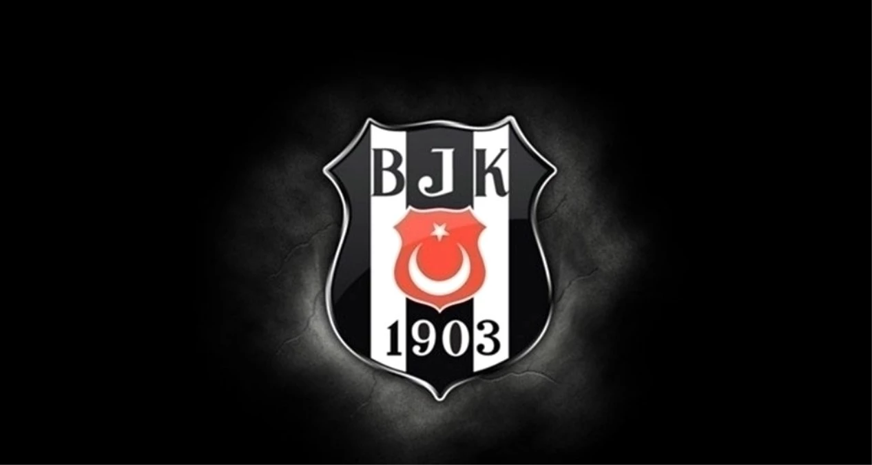 Beşiktaş\'ta Atiba Hutchinson\'ın sözleşmesi uzatıldı
