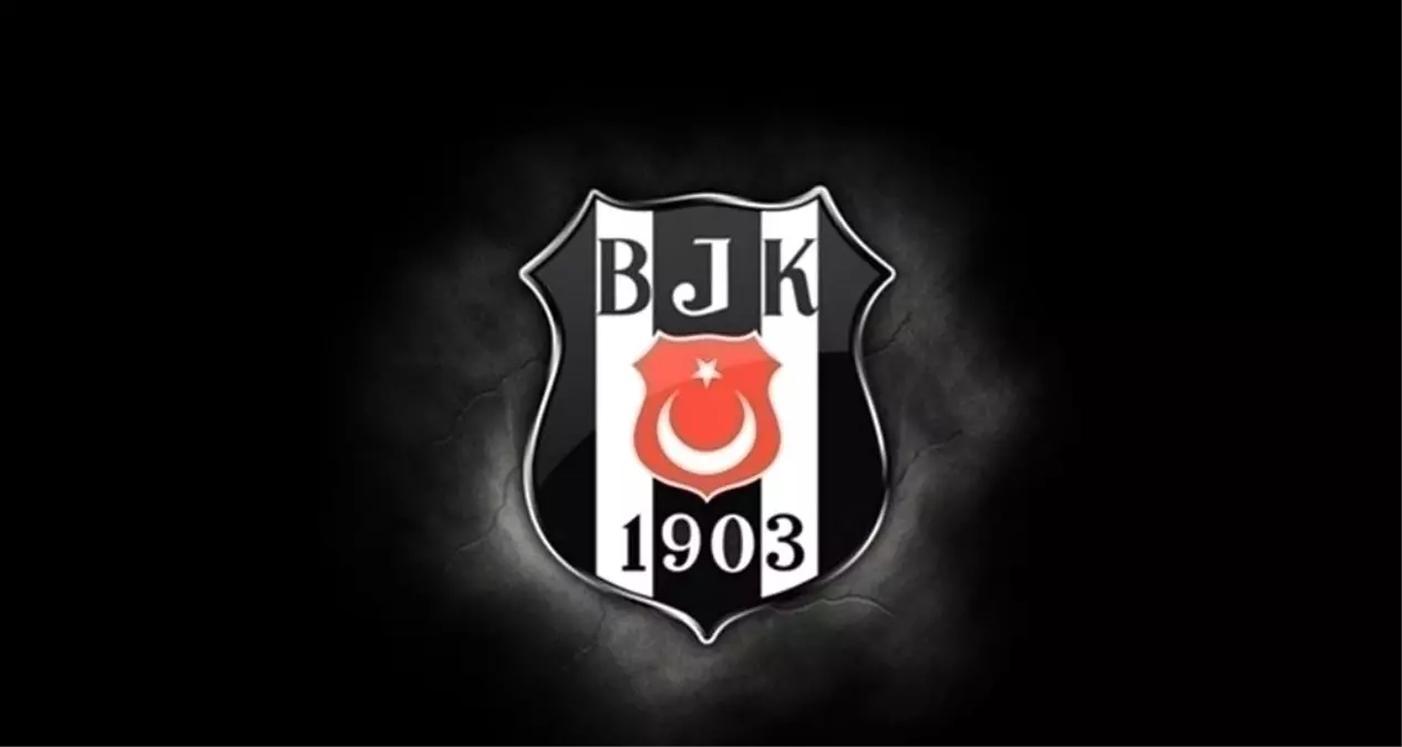 Beşiktaş\'ta Atiba Hutchinson\'ın sözleşmesi uzatıldı