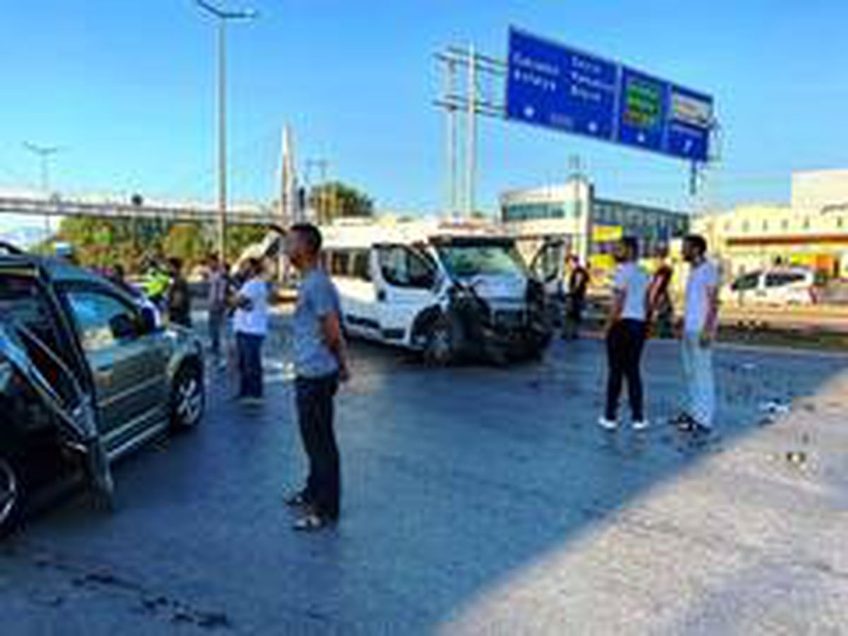 Son dakika haberi: D650 karayolunda işçi servisiyle hafif ticari araç çarpıştı: 1 ölü, 2 yaralı