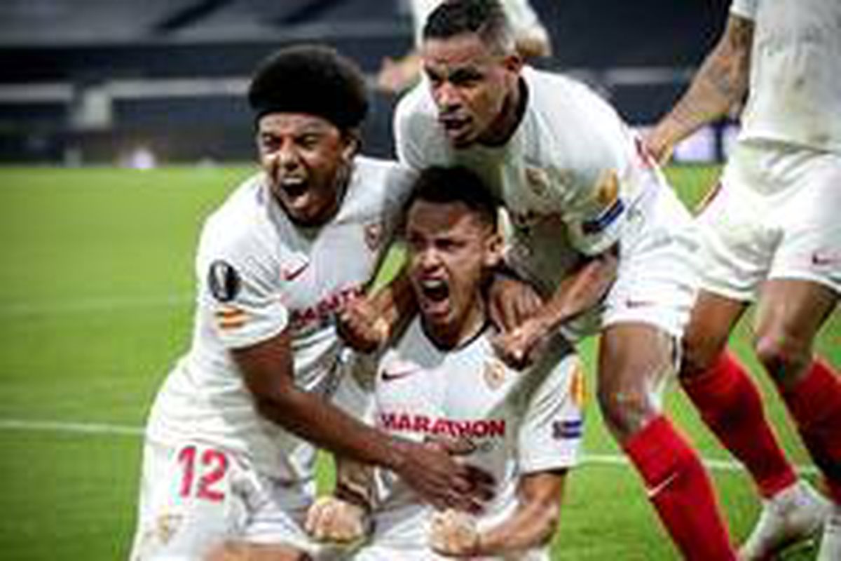 UEFA Avrupa Ligi\'nde yarı final heyecanı