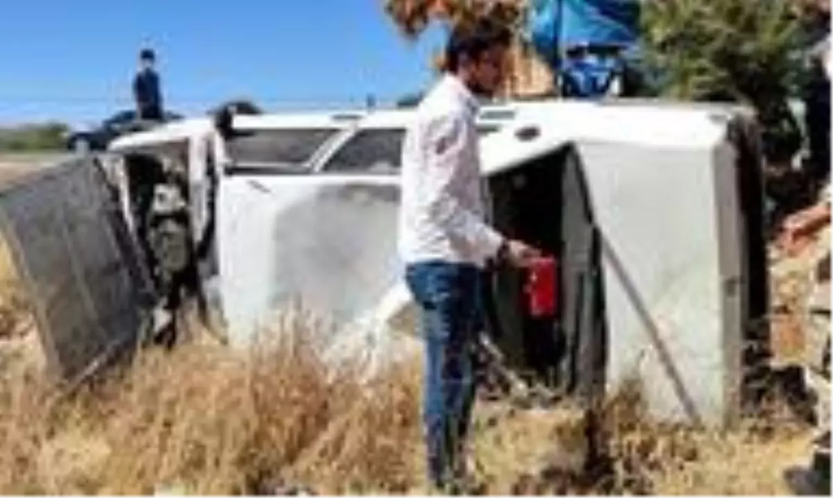 Yaralı gencin bayrak sevgisi