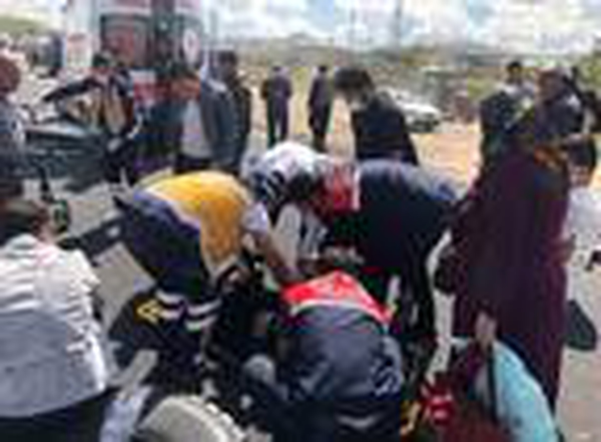 Ardahan\'da minibüs ile kamyonet çarpıştı: 8 yaralı