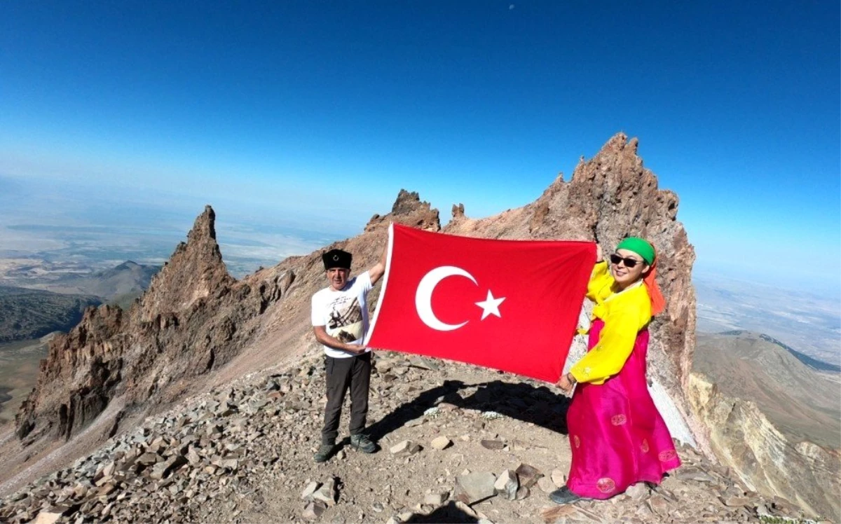 Erciyes Dağı\'nda Türkiye-Kore kardeşliği