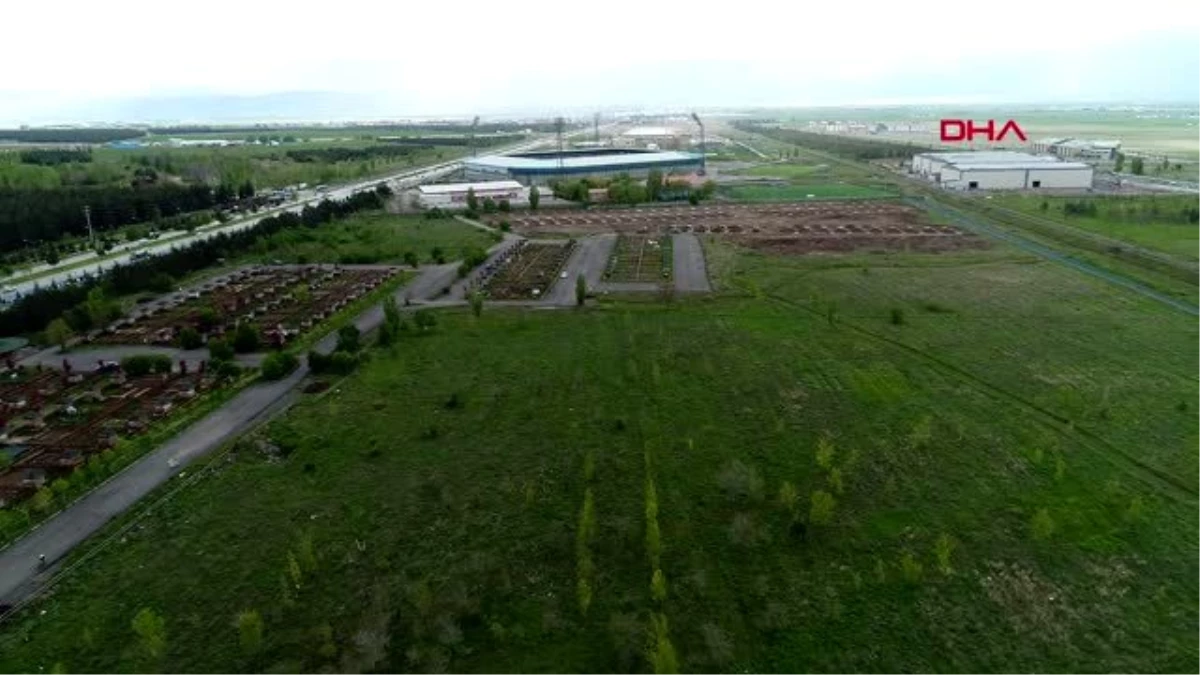 ERZURUM Pandemi stresini hobi bahçelerinde toprakla uğraşarak atıyorlar