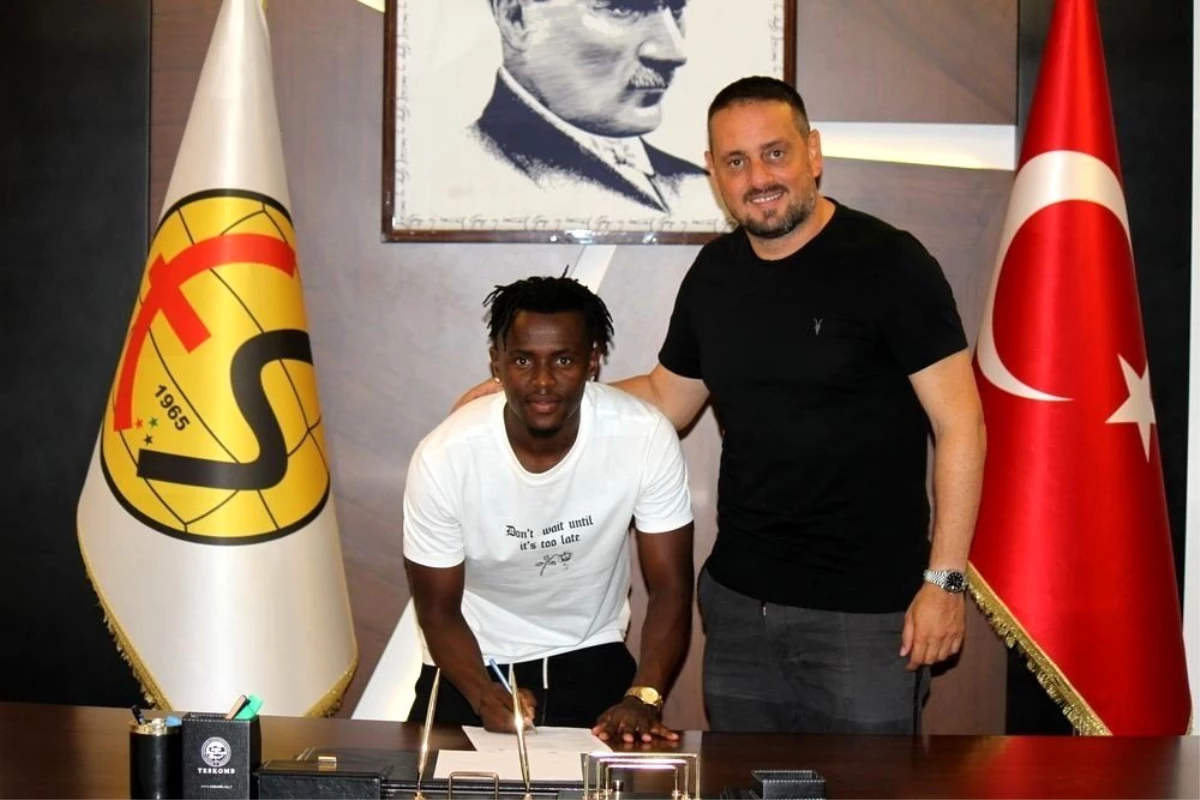 Eskişehirspor, Sunday Alimi ile sözleşme imzaladı