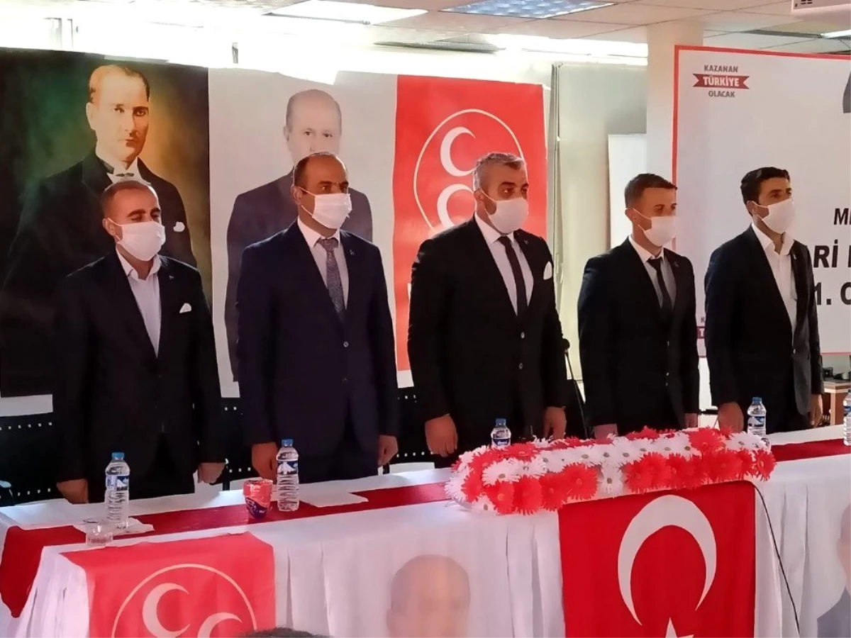 Hakkari MHP İlçe Kongresi\'nde Sedat Özbek güven tazeledi