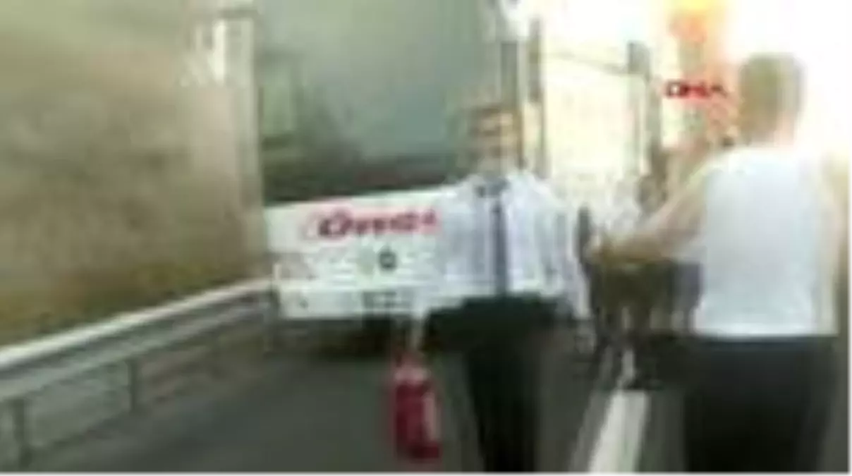 Son dakika haberleri: KOCAELİ Otobüsü alev alev yandı, yolcular son anda kurtuldu